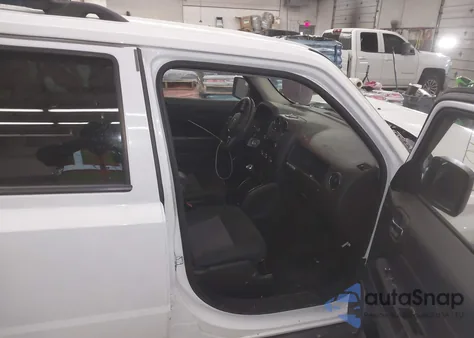 2015 Jeep Patriot Latitude из США, поврежденный, VIN 1C4NJRFBXFD188642